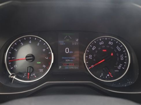 Used 2020 Toyota RAV4 LE w/ Carpet Mat Package FWD image 16
