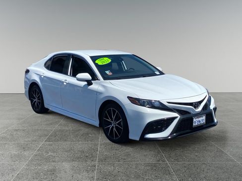 Used 2023 Toyota Camry SE w/ Convenience Package FWD image 7