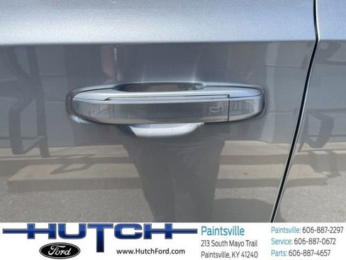 Used 2024 Cadillac Escalade Sport Platinum w/ LPO, ONYX Package AWD/4WD image 25
