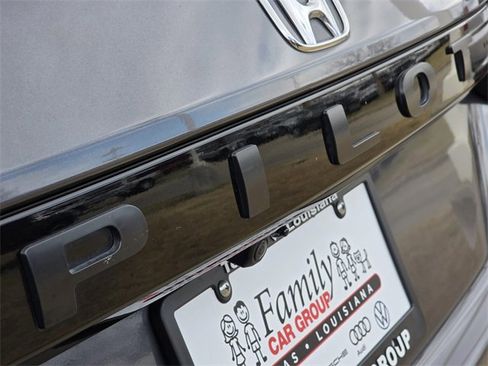 Used 2025 Honda Pilot Touring image 7