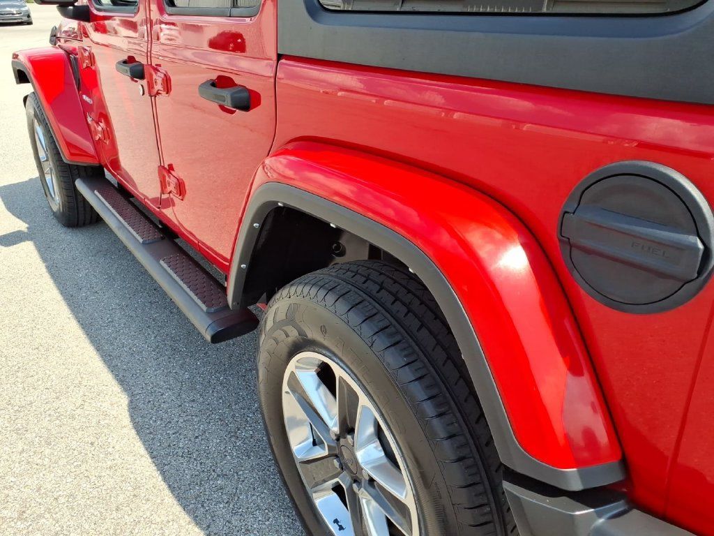 Used 2022 Jeep Wrangler Unlimited Sahara w/ Cold Weather Group AWD/4WD image 17