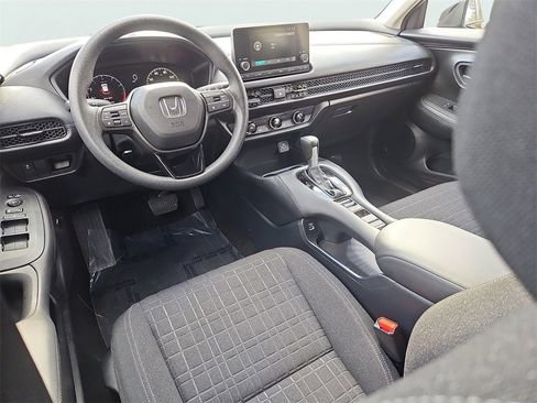 Certified 2023 Honda HR-V LX image 3