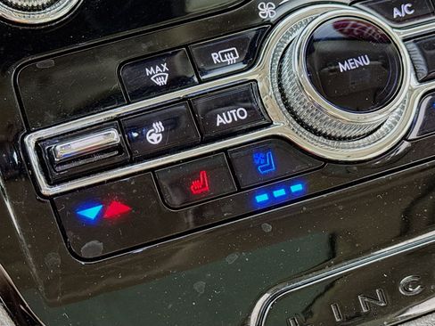 Used 2021 Lincoln Corsair AWD w/ Premium Package image 4