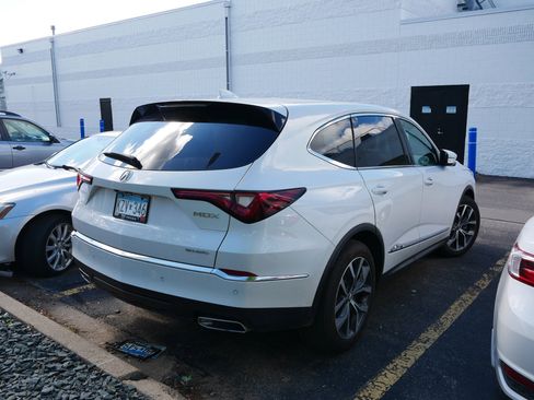 Used 2024 Acura MDX SH-AWD w/ Technology Package image 5