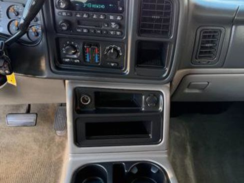 Used 2005 Chevrolet Tahoe LS w/ Preferred Equipment Group image 14