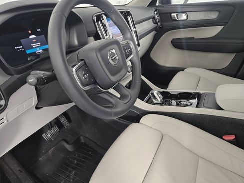 Certified 2023 Volvo XC40 B5 Plus w/ Driver Assist Package image 18