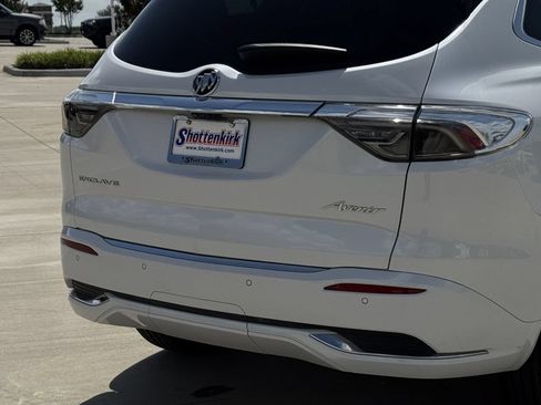 Used 2023 Buick Enclave Avenir FWD image 6