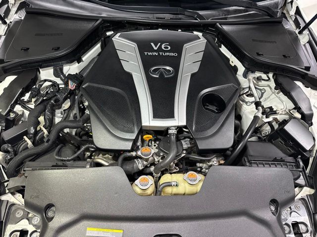 Used 2018 INFINITI Q60 Red Sport 400 w/ Pro Active Package AWD/4WD image 13