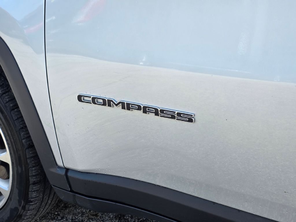 Used 2025 Jeep Compass Limited AWD/4WD image 13