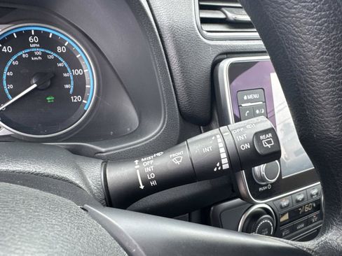 Used 2025 Nissan Leaf S FWD image 19