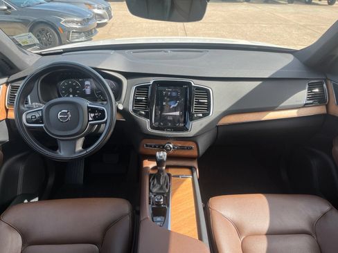 Used 2022 Volvo XC90 T6 Momentum w/ Advanced Package AWD/4WD image 9
