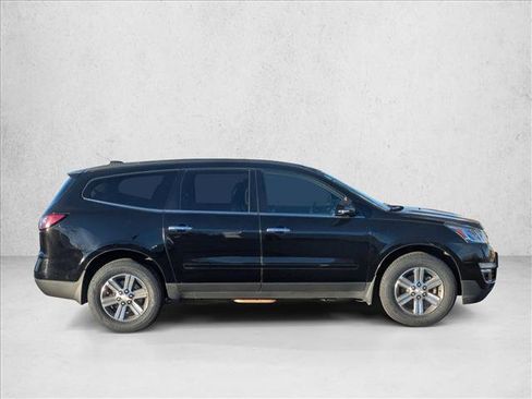 Used 2017 Chevrolet Traverse LT image 4