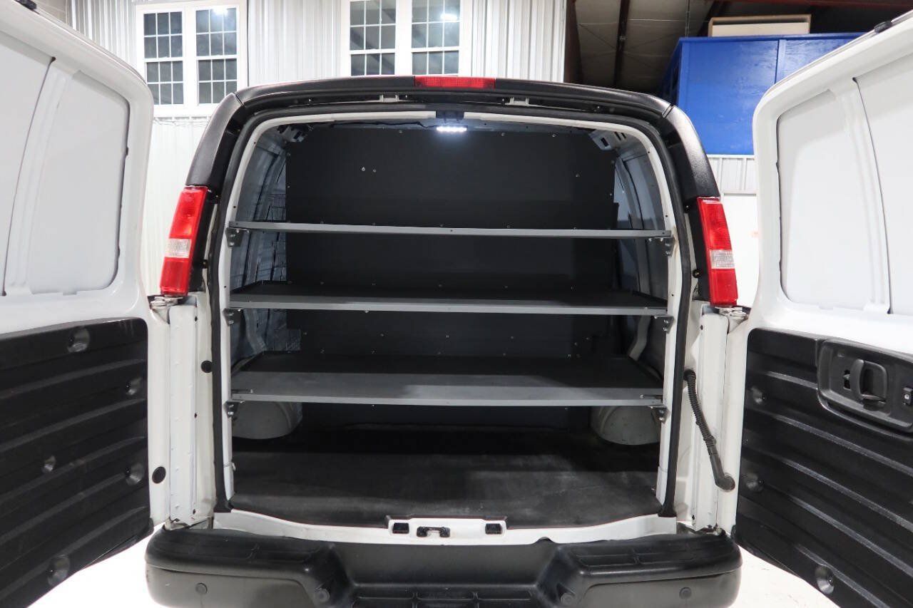 Used 2021 Chevrolet Express 2500 RWD image 18