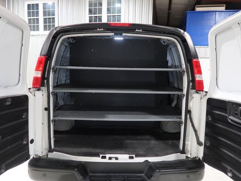 Used 2021 Chevrolet Express 2500 RWD image 18