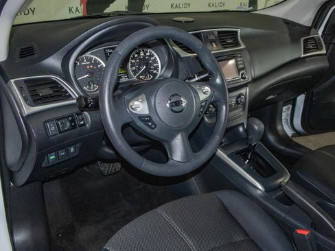 Used 2018 Nissan Sentra S w/ Appearance Package image 5