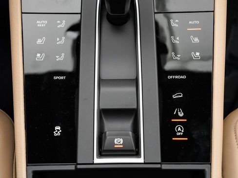 New 2025 Porsche Macan image 20