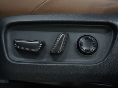 Certified 2025 Toyota 4Runner Limited image 23