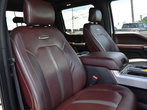 Used 2015 Ford F150 Platinum w/ Equipment Group 701A Luxury AWD/4WD image 29