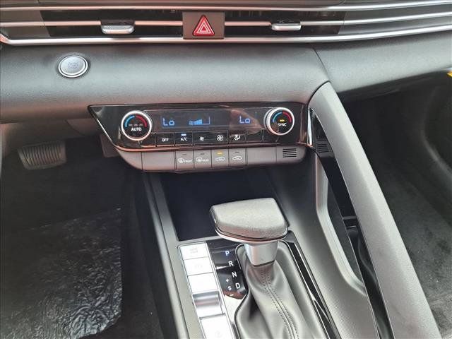New 2026 Hyundai Elantra Hybrid FWD image 12
