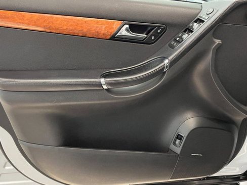 Used 2008 Mercedes-Benz R 350 4MATIC image 13