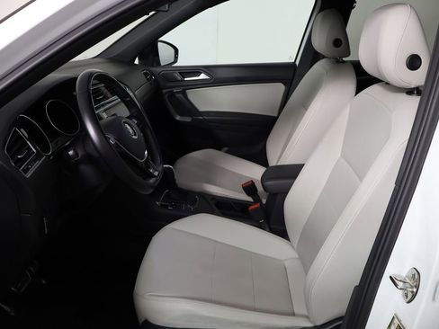 Used 2020 Volkswagen Tiguan SE R-Line FWD image 14