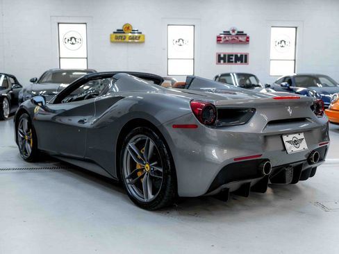 Used 2018 Ferrari 488 Spider image 9