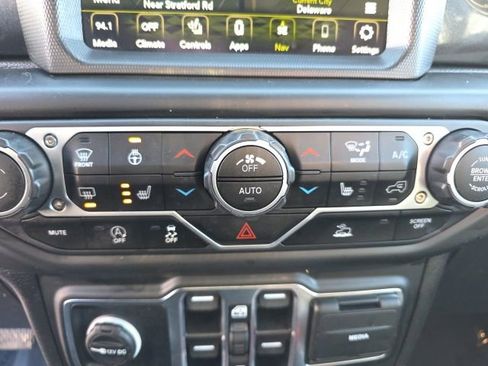 Used 2023 Jeep Wrangler Altitude image 7
