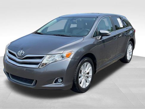 Used 2014 Toyota Venza LE FWD image 3