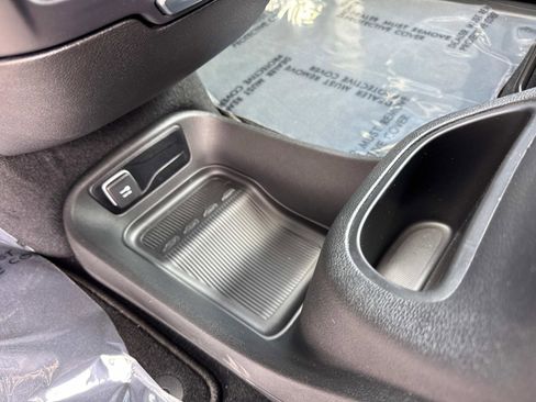 New 2026 Chrysler Pacifica Select FWD image 27