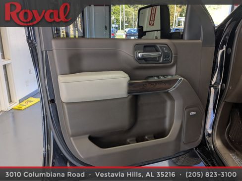 Used 2023 GMC Sierra 2500 SLT w/ SLT Premium Package image 15