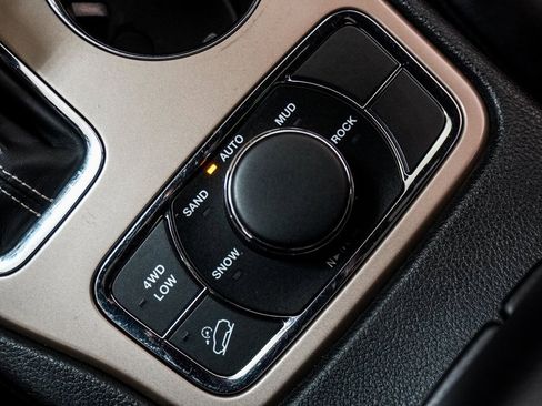 Used 2016 Jeep Grand Cherokee Limited image 27