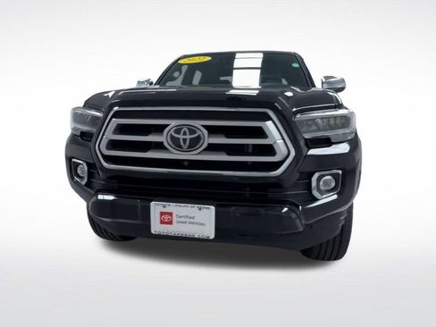 Certified 2022 Toyota Tacoma Limited AWD/4WD image 4