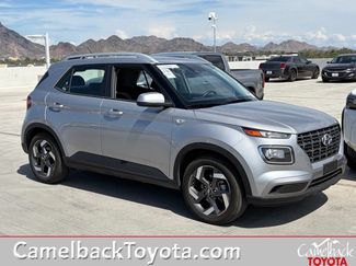 Used 2025 Hyundai Venue SEL FWD video 1