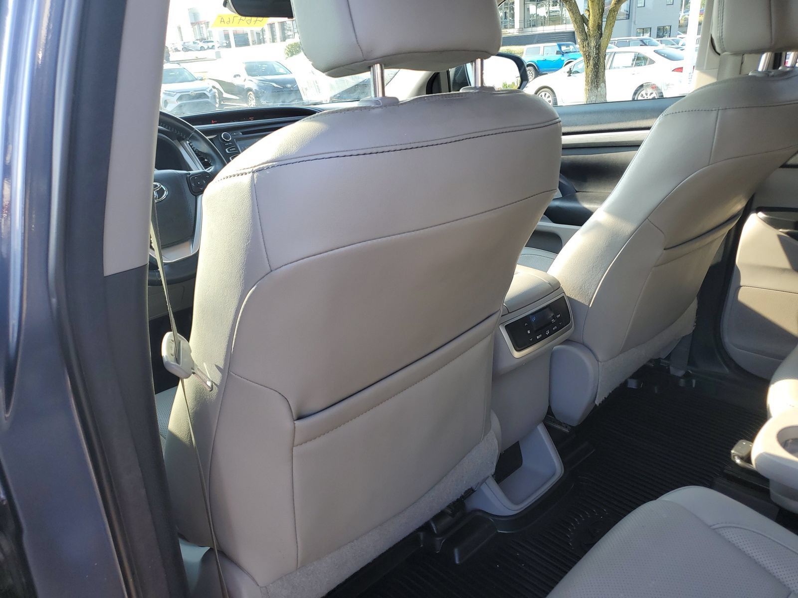 Used 2018 Toyota Highlander Limited AWD/4WD image 14