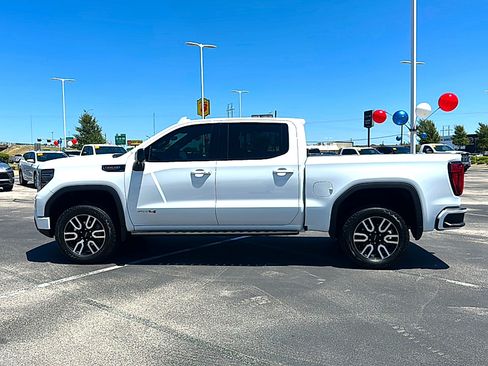 Used 2024 GMC Sierra 1500 AT4 w/ Technology Package AWD/4WD image 5
