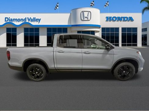 New 2026 Honda Ridgeline Black Edition image 2
