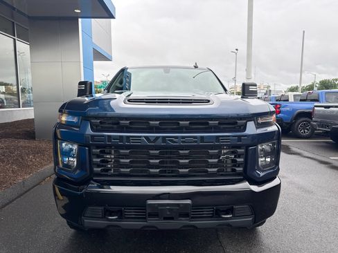 Used 2022 Chevrolet Silverado 2500 Custom w/ Custom Value Package AWD/4WD image 3