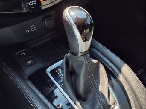 Used 2019 Nissan Rogue SL image 20