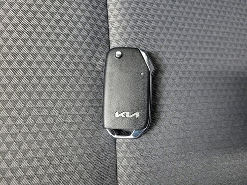 Used 2025 Kia Soul S image 32