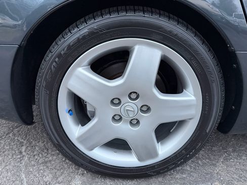 Used 2005 Lexus LS 430 image 41