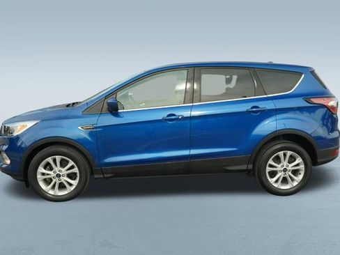 Used 2017 Ford Escape SE w/ SE Cold Weather Package image 4