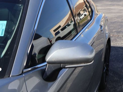 Used 2021 Toyota Camry XSE image 3