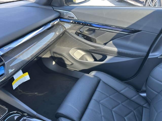 New 2027 BMW i5 M60 w/ Executive Package AWD/4WD image 18