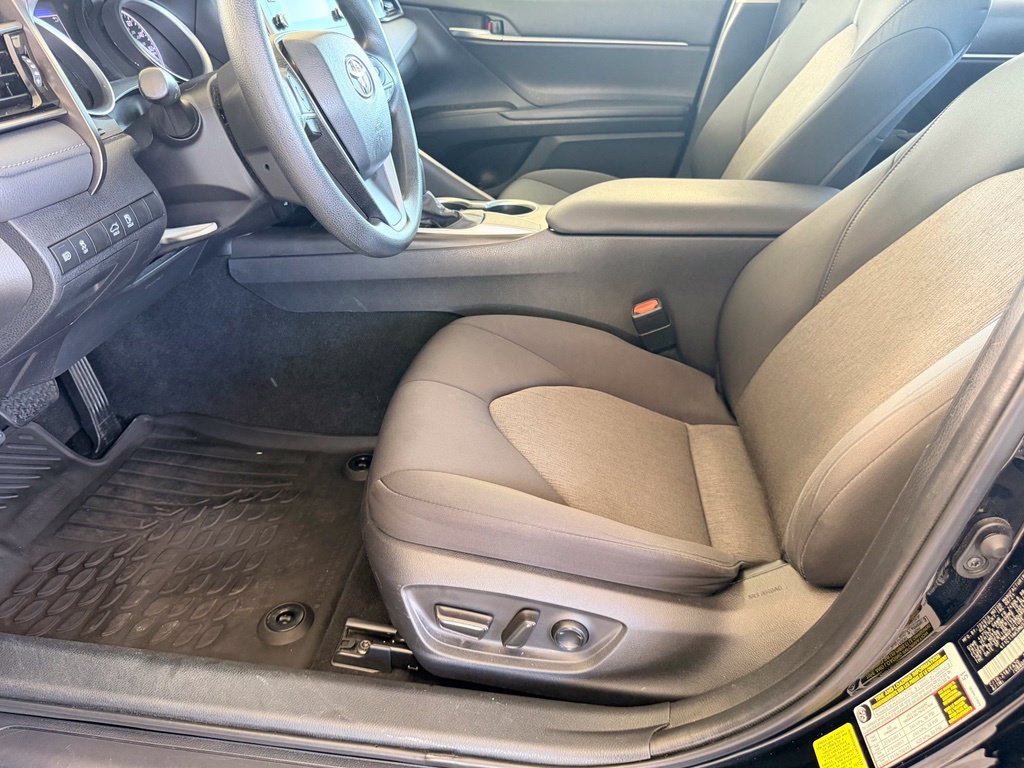 Used 2021 Toyota Camry LE FWD image 13
