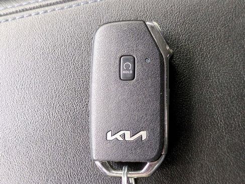 Used 2023 Kia Seltos S image 28