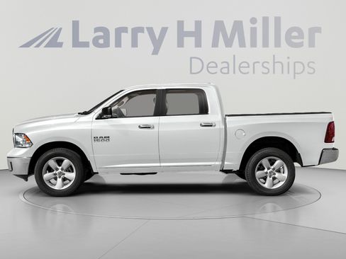 Used 2022 RAM 1500 Classic SLT w/ Electronics Group AWD/4WD image 3