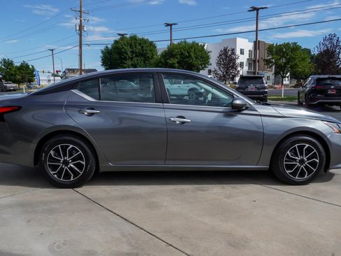 Used 2022 Nissan Altima 2.5 S w/ Driver Assist Package FWD image 9