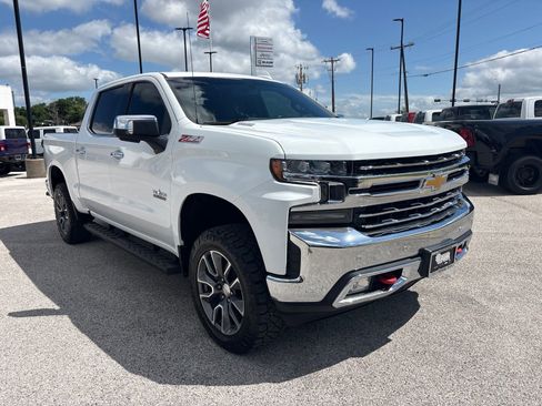Used 2021 Chevrolet Silverado 1500 LTZ w/ LTZ Convenience Package II AWD/4WD image 8