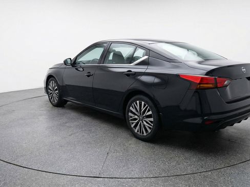 Used 2025 Nissan Altima 2.5 SV image 6