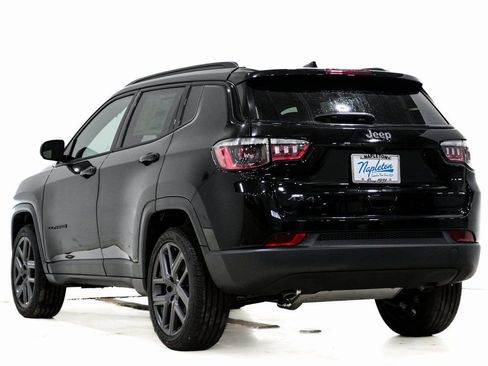 New 2026 Jeep Compass Latitude w/ Sun and Sound Group image 9